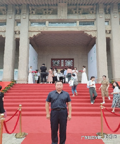s500_我校马克思主义学院李朝峰副教授在活动现场1.png