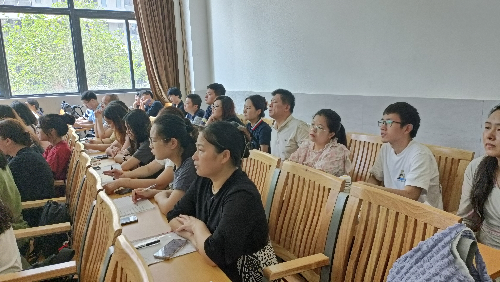 s500_课程组老师一起观摩学习.png