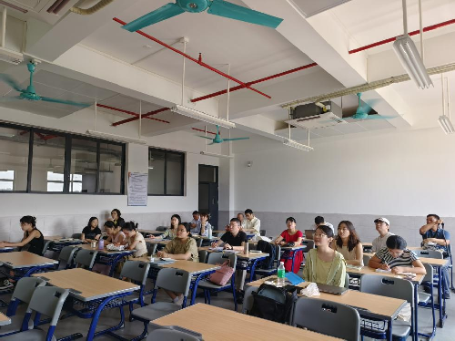 s500_备课会现场.png
