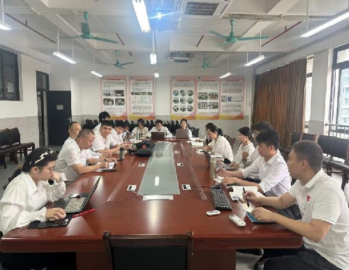 s500_集体备课会现场.png