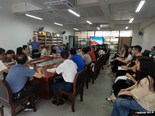 s500_邓泽球教授专题讲授新时代高校思想政治理论课学科建设.png