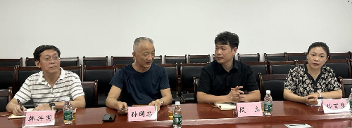 s500_预评估专家组对马院工作进行指导.png